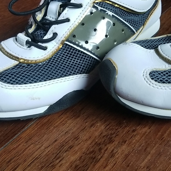 Lands' End | Breathable Sneakers - Picture 9 of 10